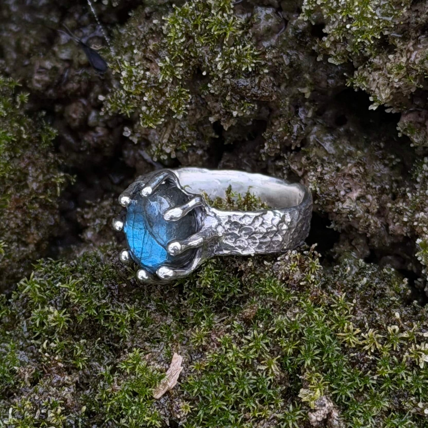 Lizard ring