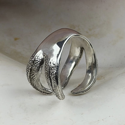 Beast ring