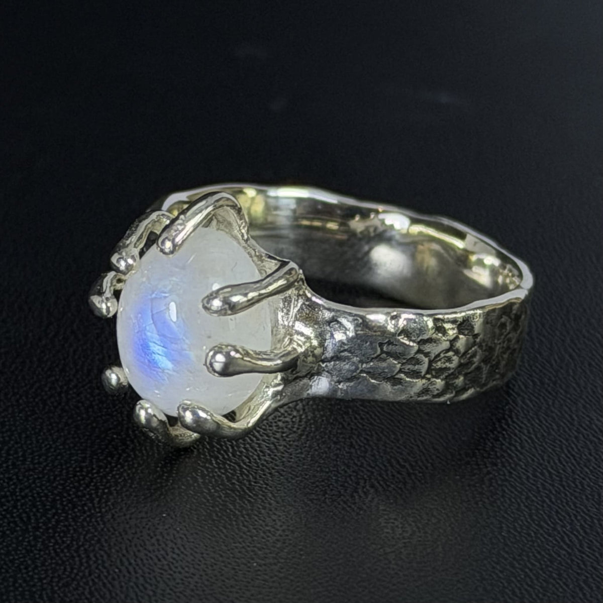 Lizard ring
