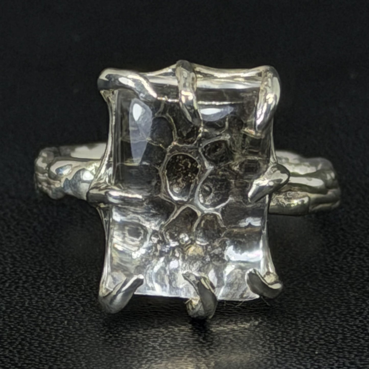 Specimen quartz ring