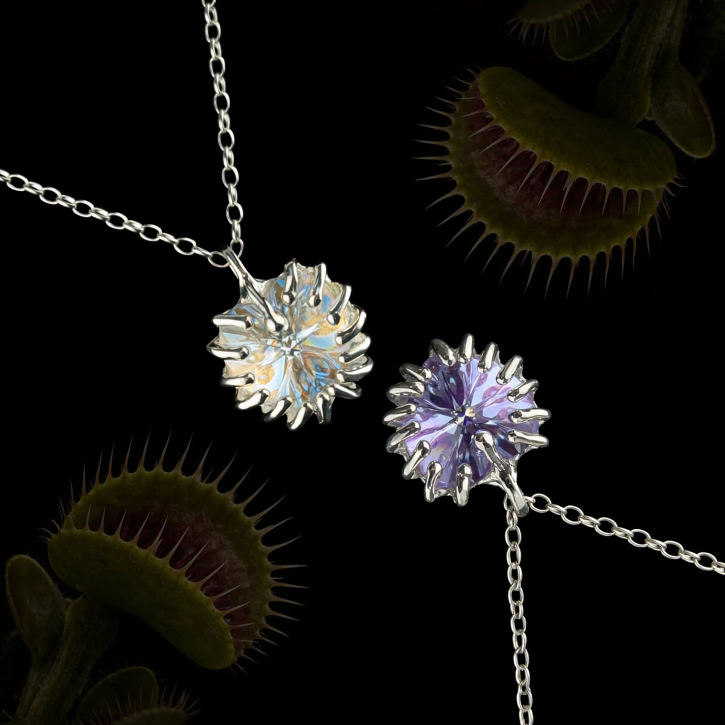 Hearttrap pendant