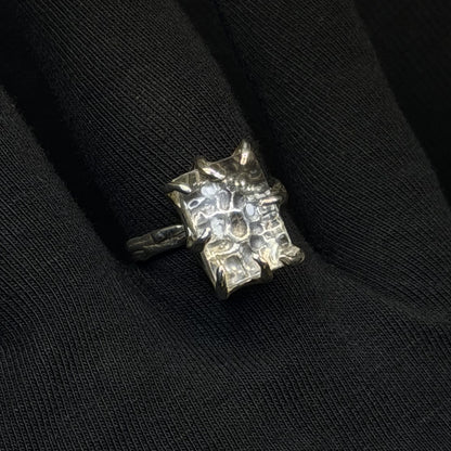 Specimen quartz ring