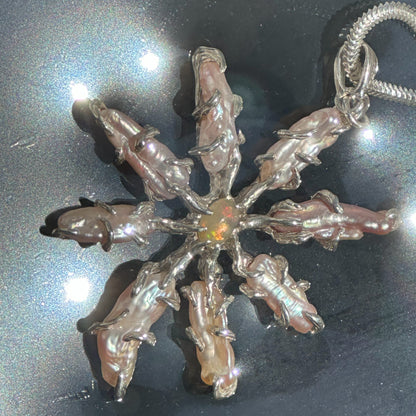 Corallium pendant