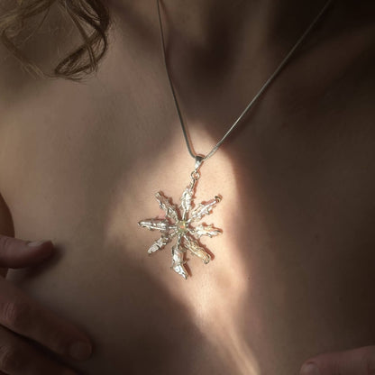 Corallium pendant