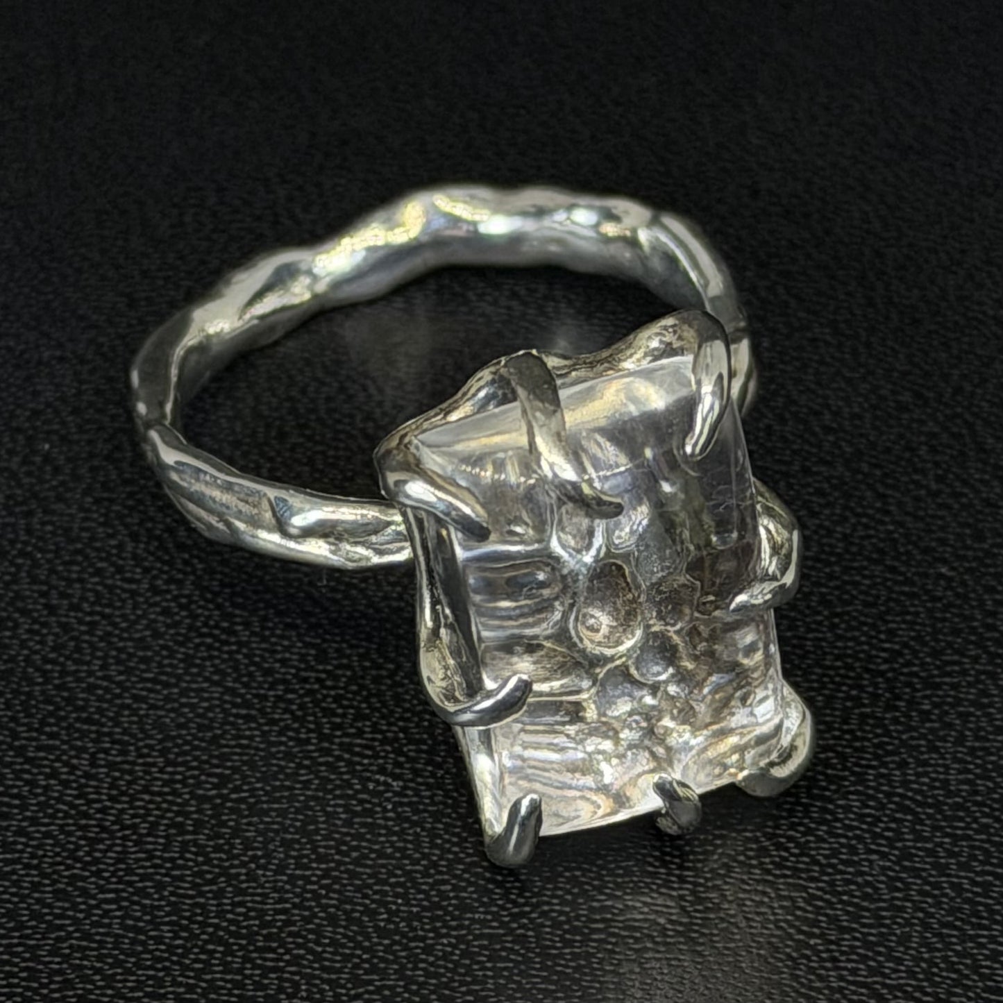 Specimen quartz ring