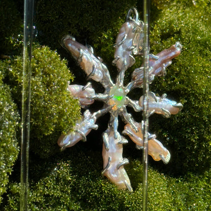 Corallium pendant