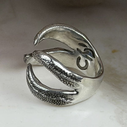 Beast ring