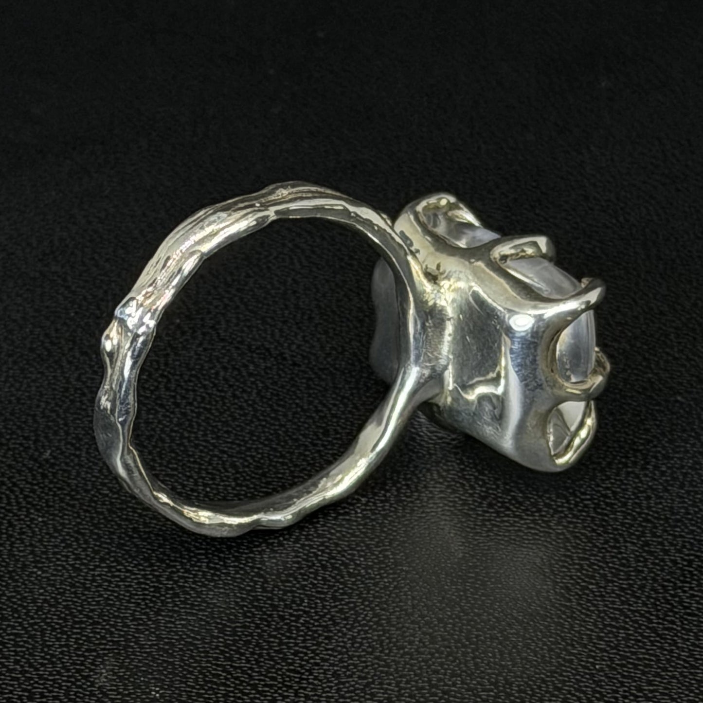 Specimen quartz ring