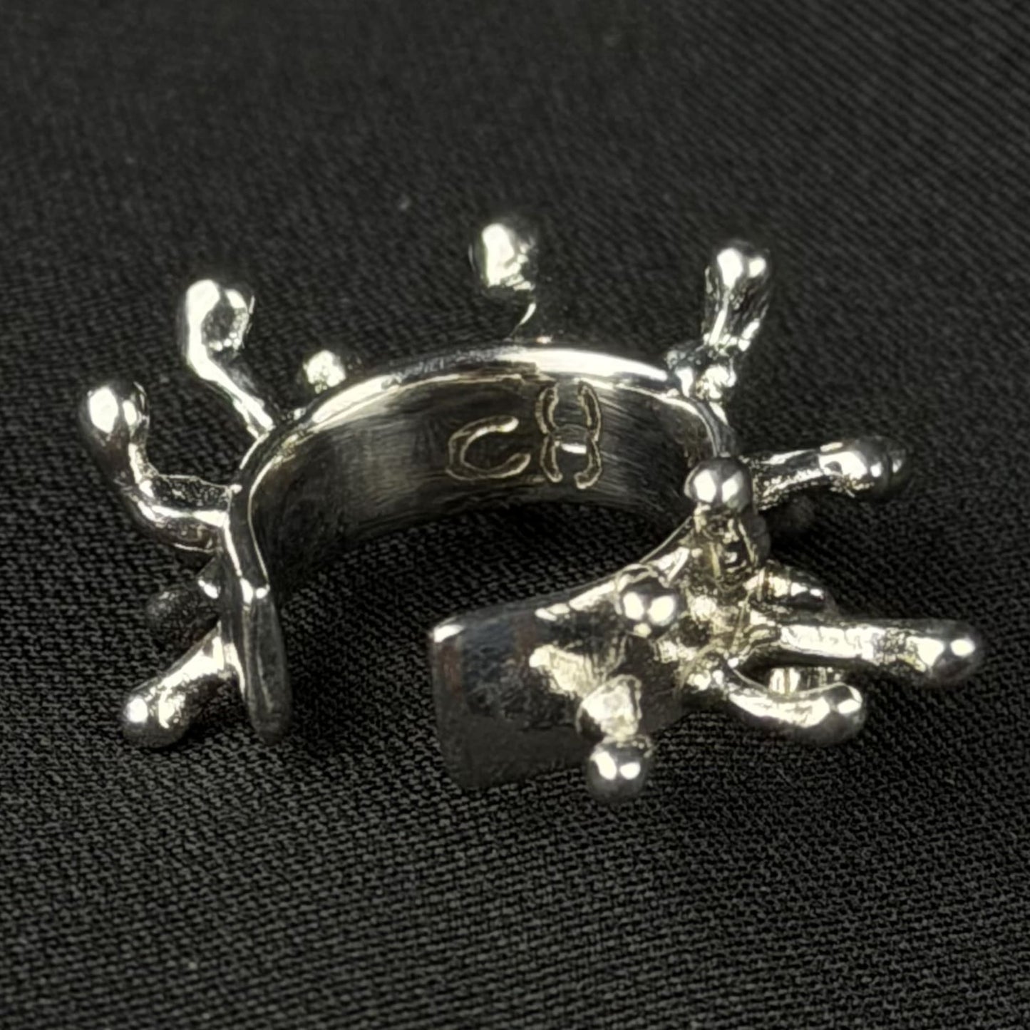 Hydra earcuff