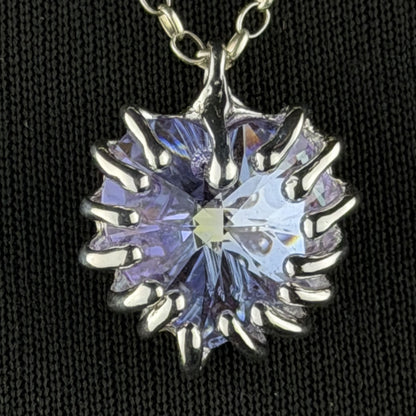 Hearttrap pendant