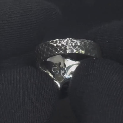 Lizard ring
